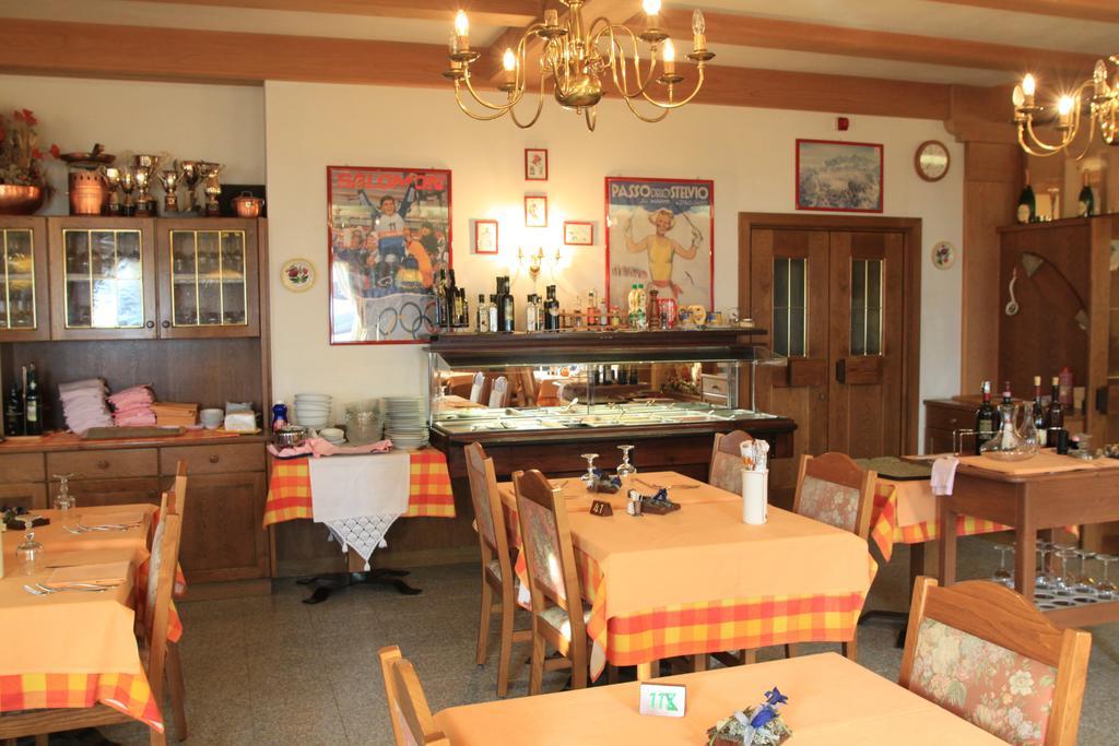 Hotel Genziana Passo Stelvio Buitenkant foto