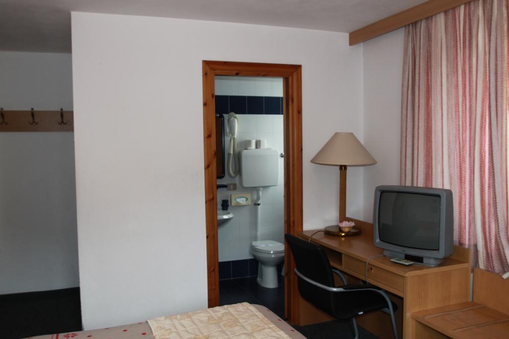 Hotel Genziana Passo Stelvio Buitenkant foto